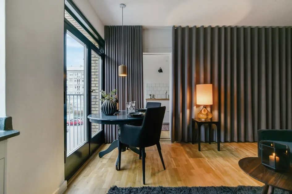 Luxury Apartments wave curtains